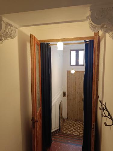 Chambre d'hôte 1 pers - Maison partagée avec terrasse et jardin près de la Friche de la Belle de Mai, Марсель (фото 10)