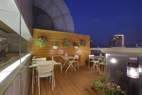 Balcony/terrace, Eastin-Taipei Hotel in Taipei