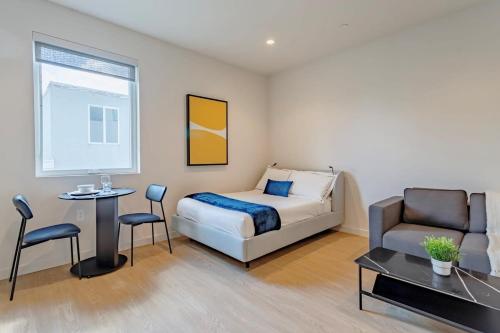 NEW Coliving Suite w Full Bedroom UCLA area in Los Angeles, USA