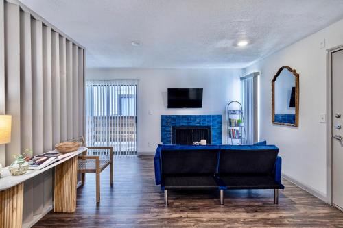 Perfectly Located Stay at Med-Center Pool & Gym in Houston, USA