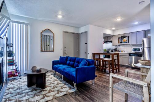 Perfectly Located Stay at Med-Center Pool & Gym in Houston, USA
