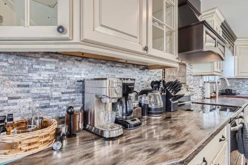 4bd Serene Escape Denver: BBQ;Firepit;Arcade in Westminster, USA