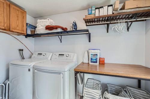 4bd Serene Escape Denver: BBQ;Firepit;Arcade in Westminster, USA
