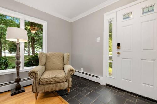 Gourmet Kitchen Family & Pet Friendly Residence! in Edgewater, USA