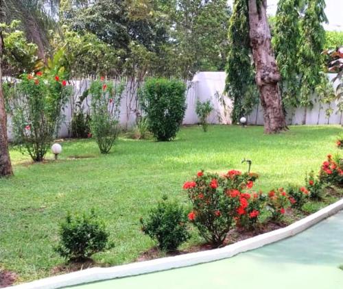 Сад, Appartement Soleil,Batterie 4 in Либревиль