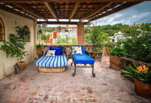 Stunning Views -3 Bed, 3 Bath Art Filled Casa! in San Miguel de Allende, Mexico