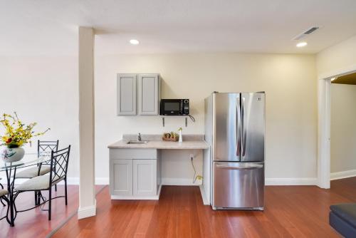 Comfy Aptos Apartment Near Beaches and Santa Cruz!