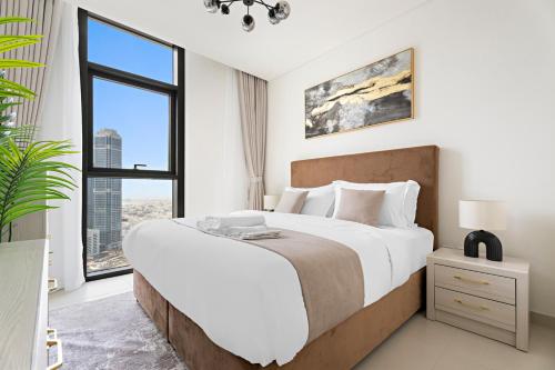 Luxurious 2 BR in Downtown Dubai - image 10