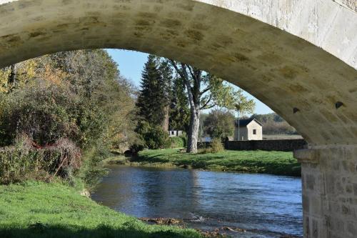 Hébergement de caractère en bord de rivière - Location saisonnière - Saint-Vincent-sur-l'Isle