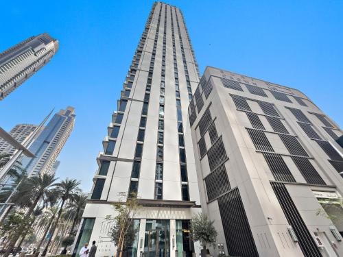Luxurious 2 BR in Downtown Dubai - image 5