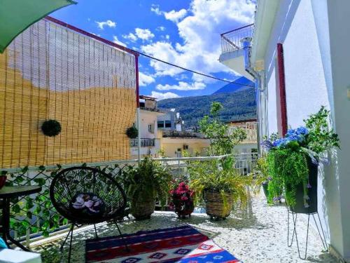Thalgiron, a breath away from Delphi in 암피사