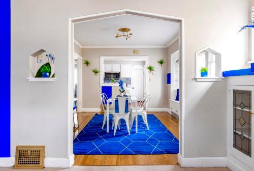 บริการและสิ่งอำนวยความสะดวก, The Sapphire Haven - Your Old Brooklyn Oasis Awaits Families, Couples, Business Travelers Near Downt in บรู๊คลิน (โอเอช) 