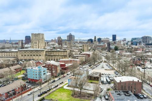 Modern New Haven Condo Less Than 1 Mi to Downtown! in New Haven, USA