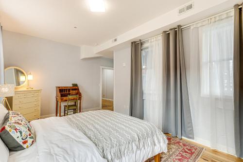 Modern New Haven Condo Less Than 1 Mi to Downtown! in New Haven, USA
