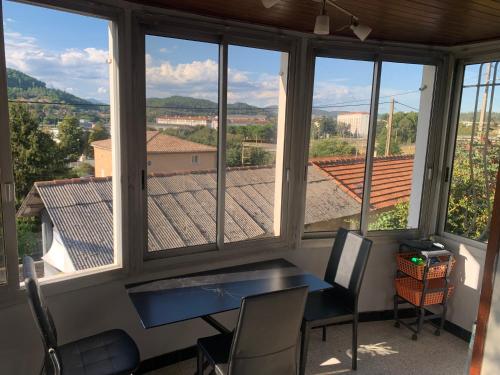 Chambre privée dans Maison d'hotes 10 minutes à pied de la gare et du centre chambre d'hôte Cendras