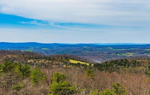 Mountaintop Views, Hot Tub, Deck, Fire Pit & WiFi thumb 4