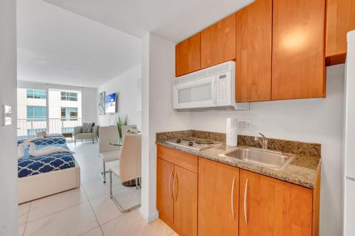 Beautiful High Floor Studio * Brickell * Ocean view in Miami, USA