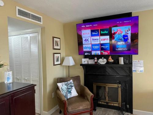 Gatlinburg Summit Getaway for 2 With Amazing View! in Gatlinburg, USA