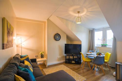 1 bed Flat ''Charlie'' in Dewsbury Rd Leeds Room Type - One-Bedroom Apartment 1 bed Flat ''Charlie'' in Dewsbury Rd Leeds Room Type - One-Bedroom Apartment