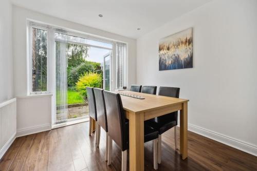 house in Heald Green village, Manchester (photo 5)