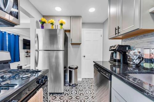Renovated Brooklyn Townhome 9 Miles from Downtown in Brooklyn, USA