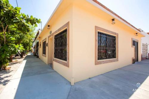 Great Location - 1 Block to the Malecón & Beach