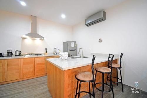 2Story Townhome wPool Onsite and 20Steps to Beach in La Paz, Mexico