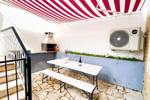 HU2i - In&Out Carcavelos in Carcavelos