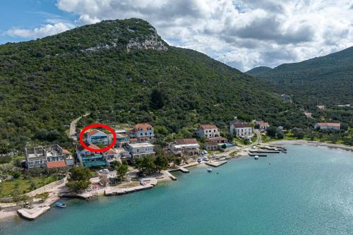 Apartments by the sea Luka Dubrava, Peljesac - 14040 - Location saisonnière - Putniković