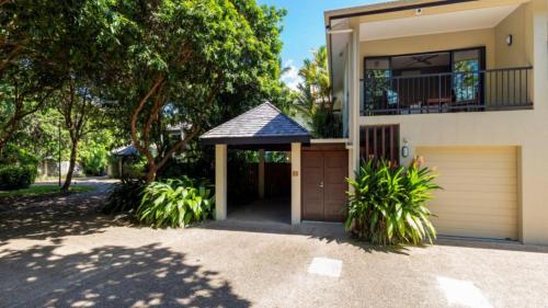 Holiday Home room in Villa Madison Port Douglas