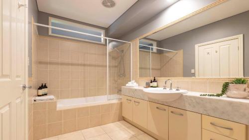 Holiday Home image 1
