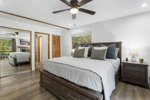 NEW LUXE CABIN 3 level 3000 sqft 2 Masters Pool Table 2 Decks Creek AC - image 2
