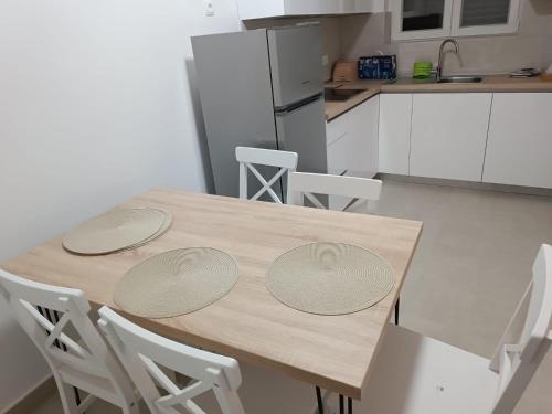 Three-Bedroom Apartment with Terrace and Sea View image 6