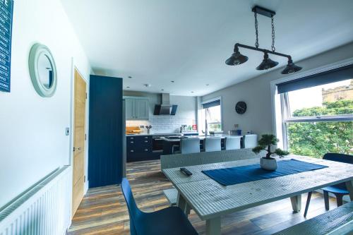 Bay View Holiday Apartments - image 3