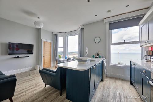 Bay View Holiday Apartments - image 11