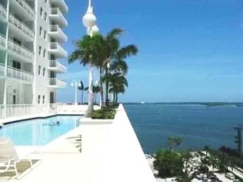 Stunning 1 BDR 1 BTH • Brickell • Bay & City Views in Miami, USA