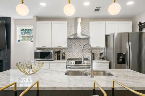 Serene Haven Atlanta Retreat by Deity Villas in Atlanta, USA