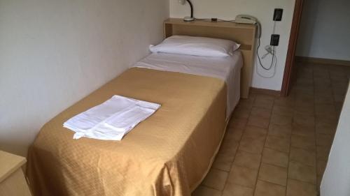 1 twin bed