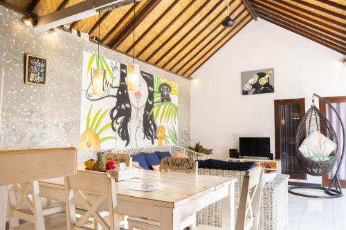 Villa Salya - 3BR - Private Pool - 1min walk to La Favela! - Tap to explore photos
