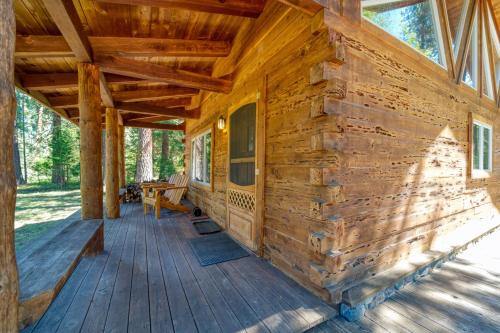 River Cabins | The Lost Sierra Ranch