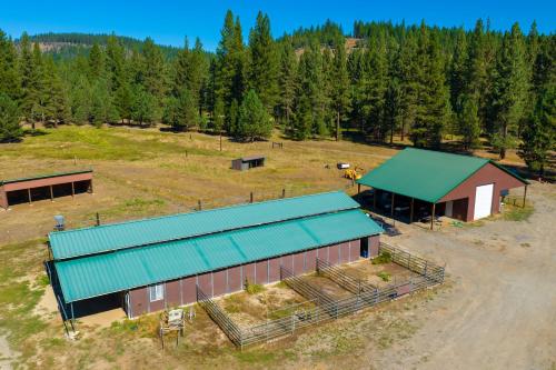 River Cabins | The Lost Sierra Ranch