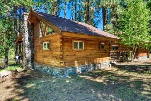 River Cabins | The Lost Sierra Ranch