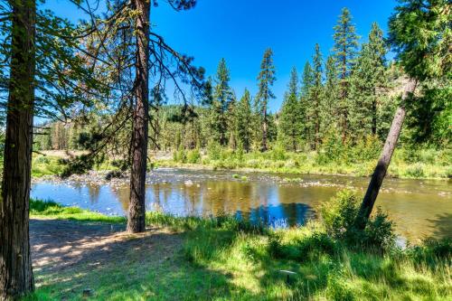 River Cabins | The Lost Sierra Ranch