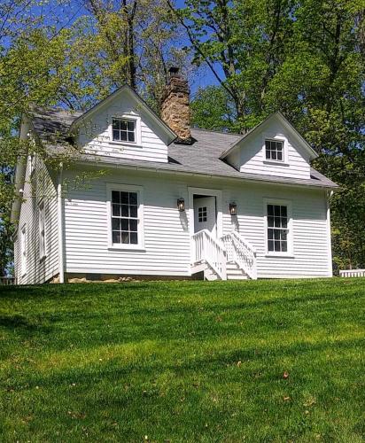. Historic Farmhouse by Nature Preserve