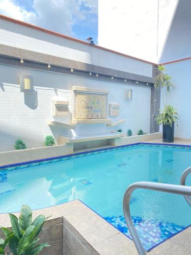 สระว่ายน้ำ, Hotel Puerto Bahia in ซาล กิล