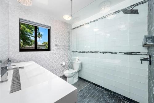 Blockchain · Acre Lot w/ Pool-Hot Tub-Bars-Tiki-Games-Theater! in Miami, USA