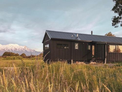 Exterior view, Sno Ruapehu - Horopito Holiday Home in Ohakune