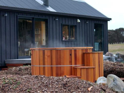 Exterior view, Sno Ruapehu - Horopito Holiday Home in Ohakune