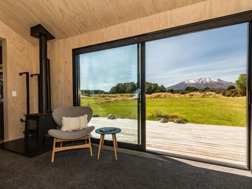 Exterior view, Sno Ruapehu - Horopito Holiday Home in Ohakune