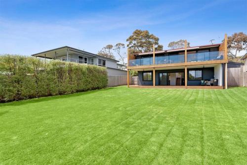 Exterior view, McCrae Holidays by Ready Set Stay near Goolgowie Bushland Reserve